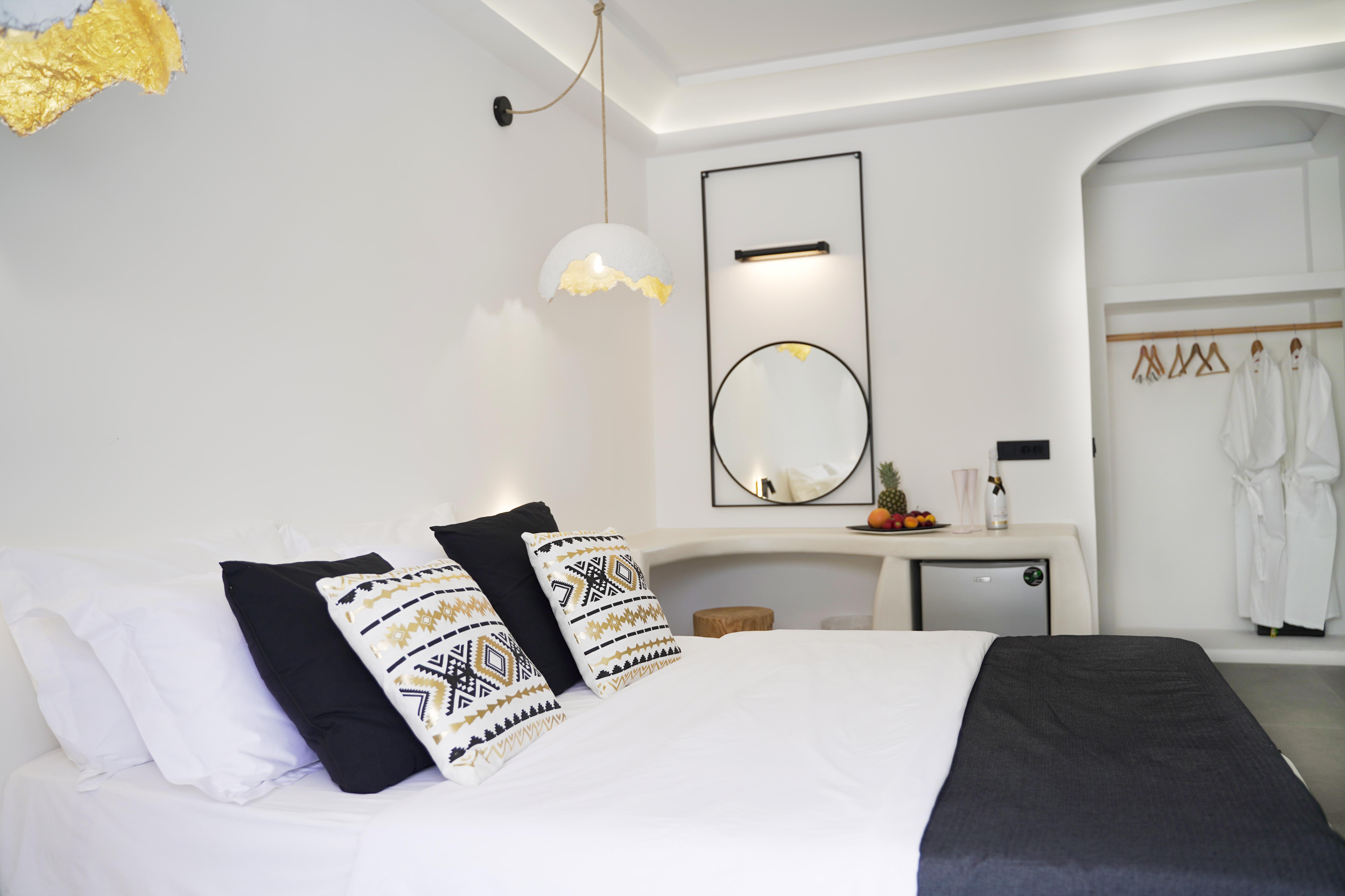 King'S Suites Камари Экстерьер фото